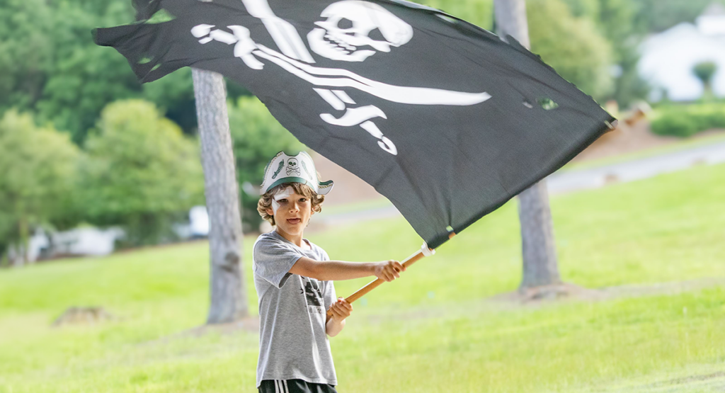 Costume-Pirate-AhoyMaytee-Camp-Costumes-halloween-Costume-Ideas
